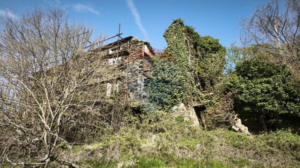 casa indipendente in vendita a Varazze in zona Alpicella