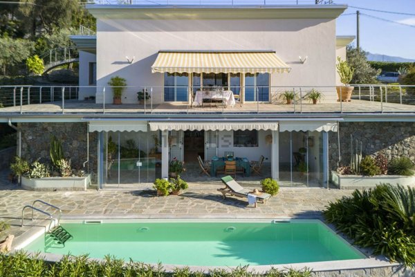 casa indipendente in vendita a Varazze