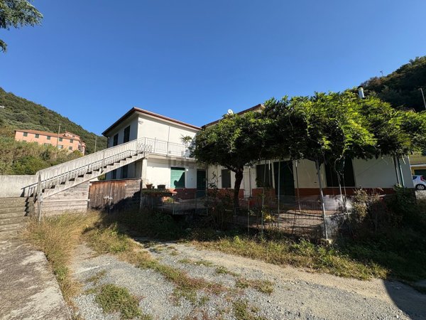 appartamento in vendita a Varazze in zona Pero