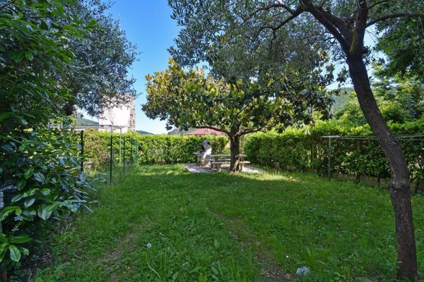 appartamento in vendita a Varazze in zona Pero