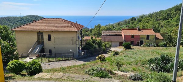 pentavano in vendita a Varazze in zona Faje