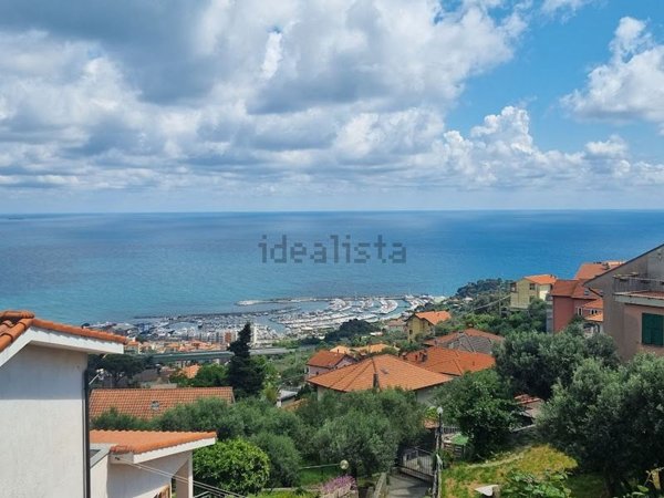 appartamento in vendita a Varazze in zona Castagnabuona