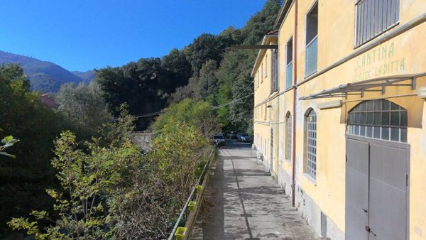 capannone in vendita a Varazze in zona Pero