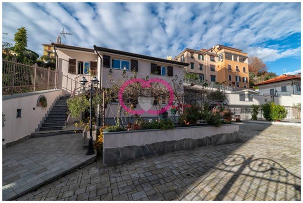 casa indipendente in vendita a Varazze