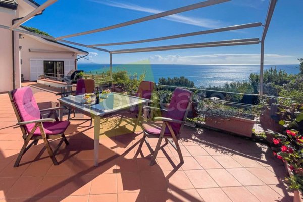 casa indipendente in vendita a Varazze