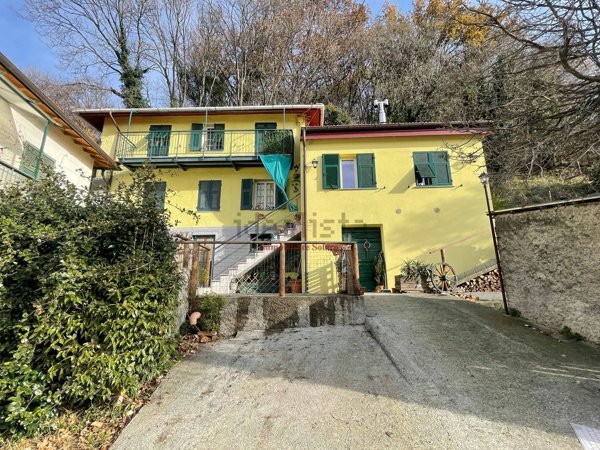 casa indipendente in vendita a Varazze in zona Alpicella