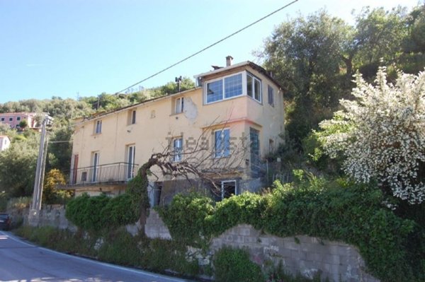 casa indipendente in vendita a Varazze in zona Casanova