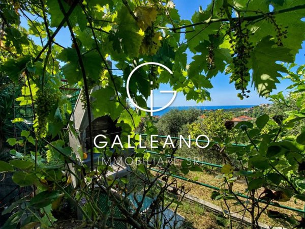 appartamento in vendita a Varazze in zona Castagnabuona
