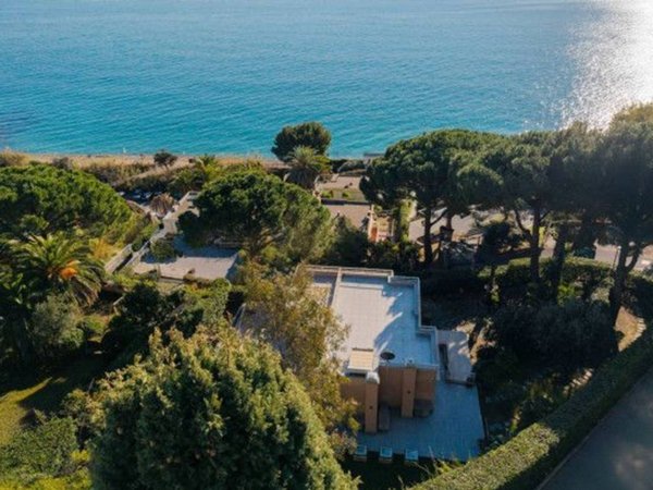 casa indipendente in vendita a Varazze