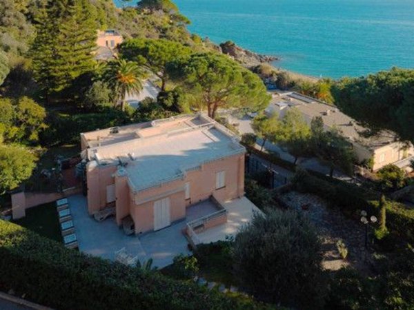 casa indipendente in vendita a Varazze