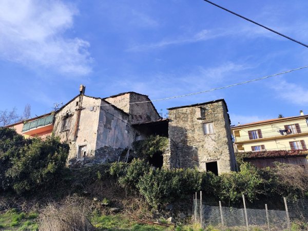 casale in vendita a Varazze in zona Faje