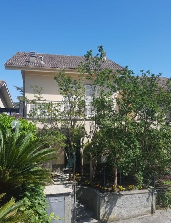 appartamento in vendita a Varazze in zona Castagnabuona