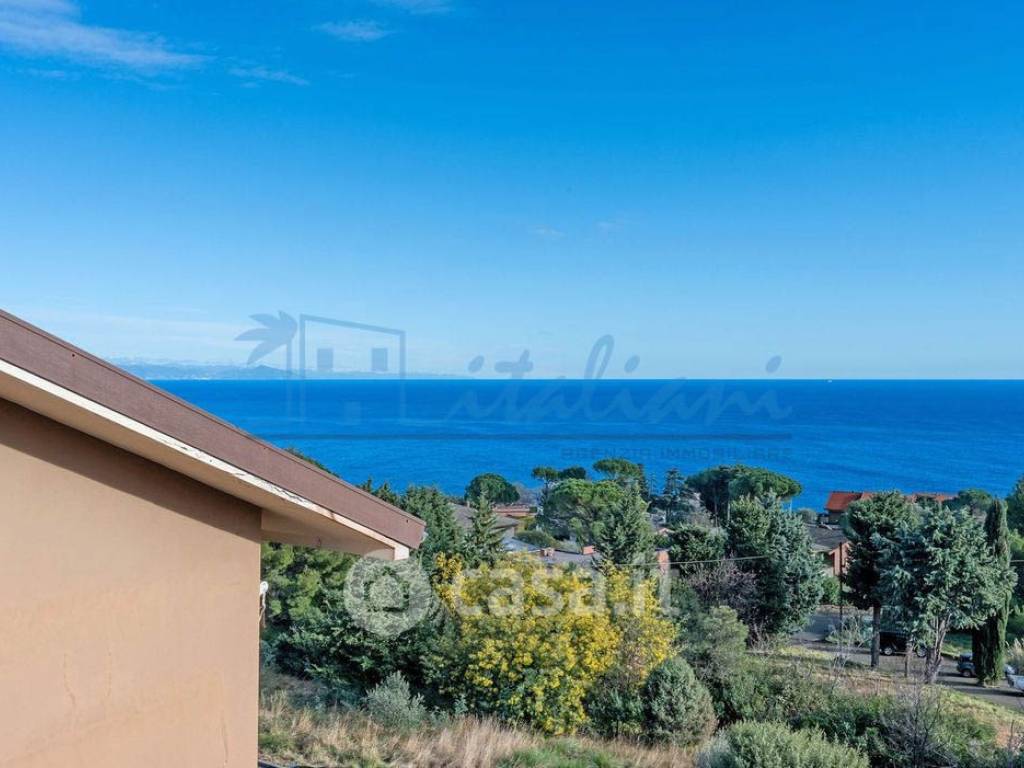 appartamento in vendita a Varazze