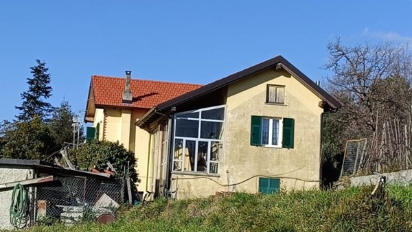 casa indipendente in vendita a Varazze in zona Pero
