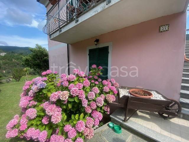 appartamento in vendita a Varazze in zona Pero