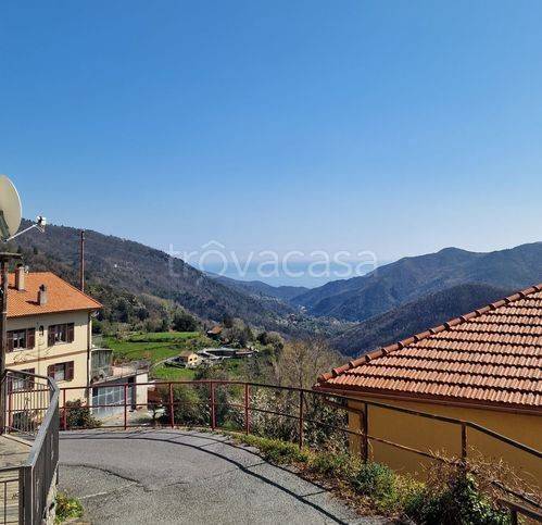 casa indipendente in vendita a Varazze in zona Alpicella