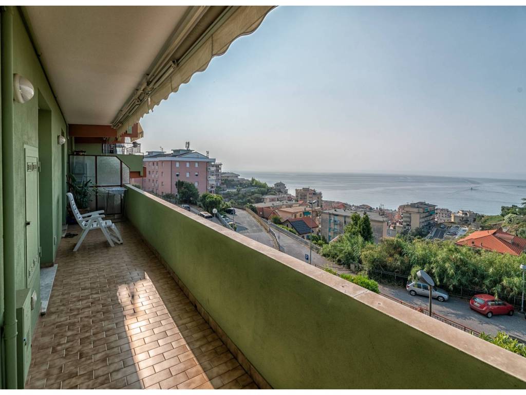 appartamento in vendita a Varazze in zona Cantalupo