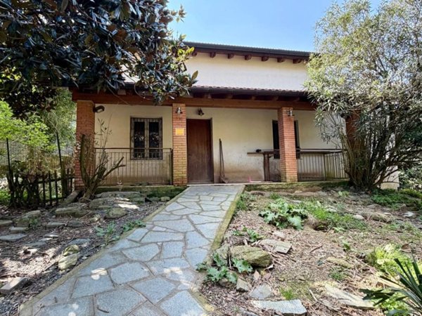casa indipendente in vendita a Varazze in zona Pero