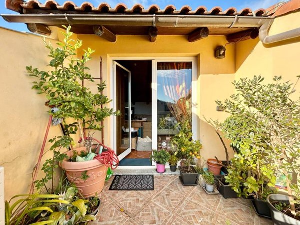 casa indipendente in vendita a Varazze in zona Casanova