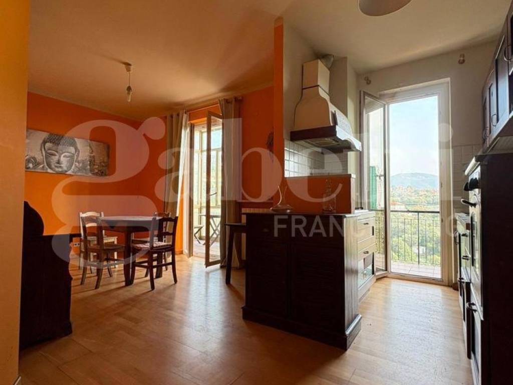 appartamento in vendita a Varazze in zona Castagnabuona