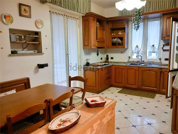 appartamento in vendita a Varazze in zona Castagnabuona
