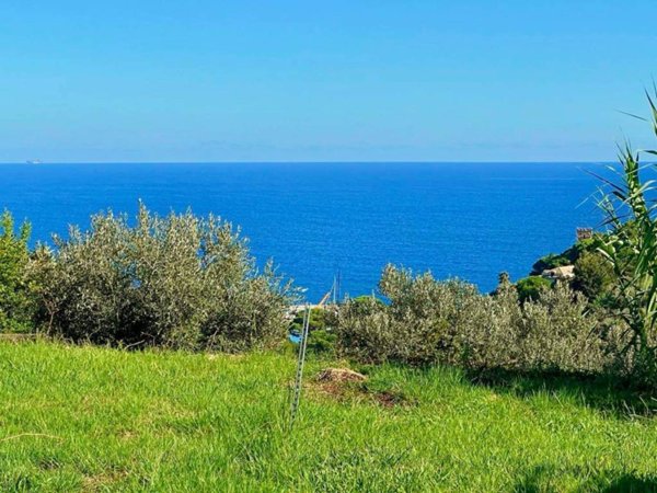 casa indipendente in vendita a Varazze