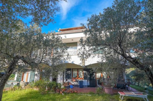 casa indipendente in vendita a Varazze