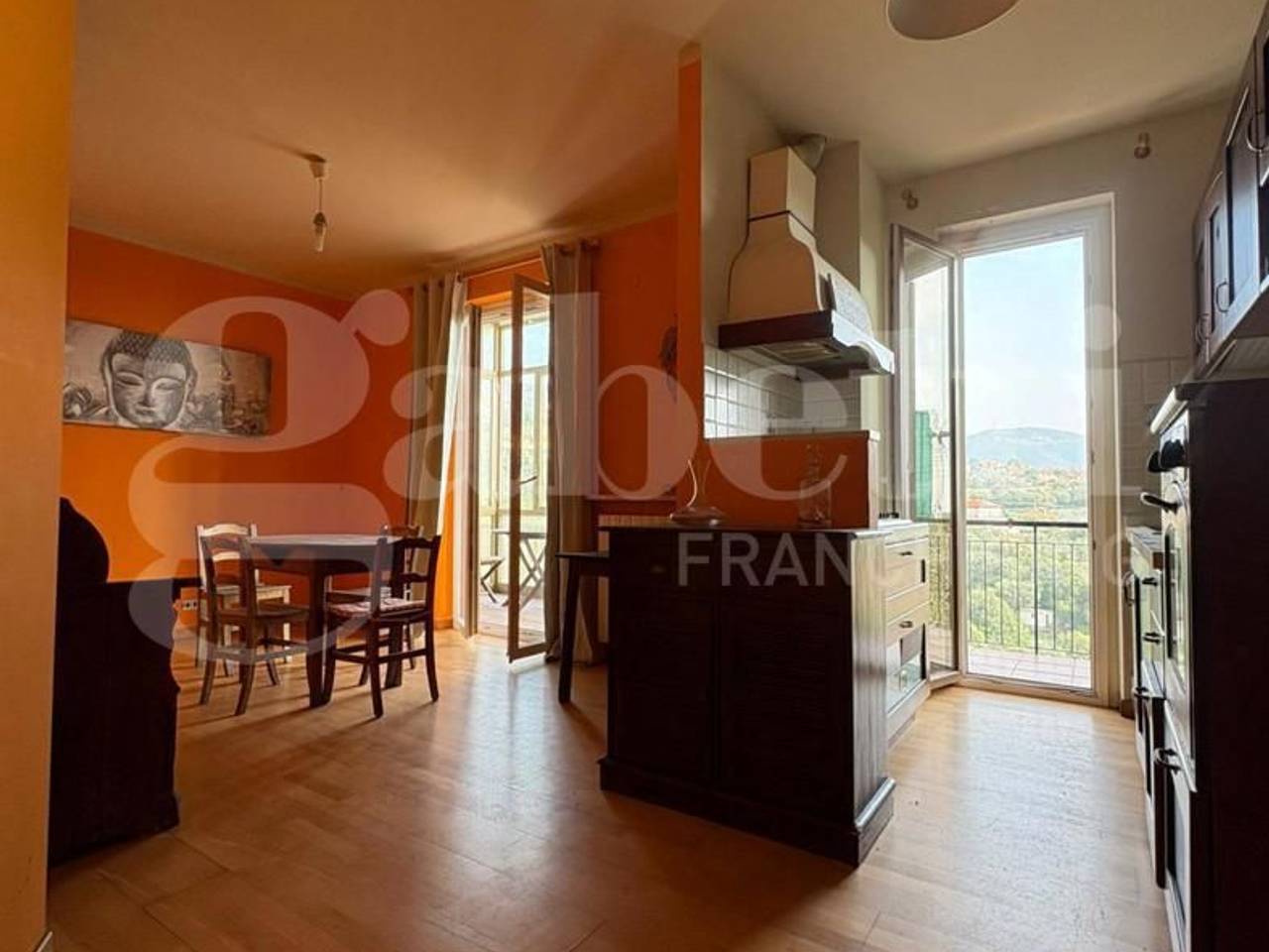 appartamento in vendita a Varazze in zona Castagnabuona