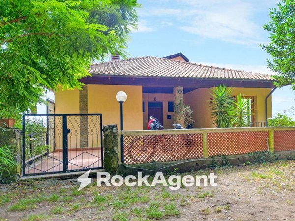 appartamento in vendita a Varazze in zona Faje