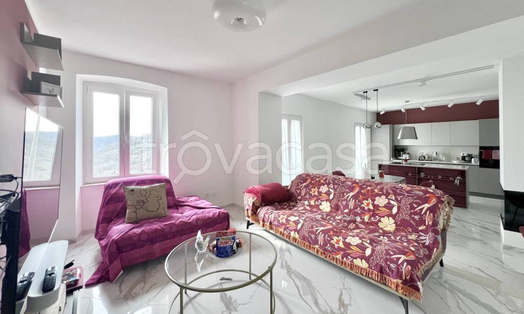 appartamento in vendita a Varazze in zona Alpicella