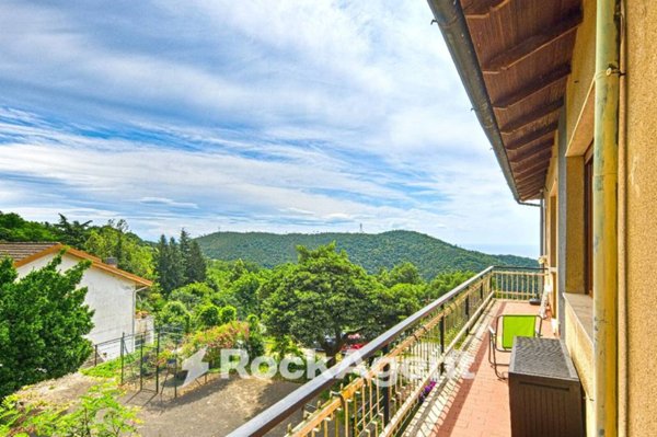 appartamento in vendita a Varazze in zona Faje