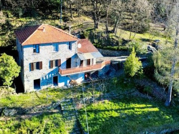 casa indipendente in vendita a Varazze