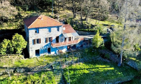 casa indipendente in vendita a Varazze in zona Alpicella