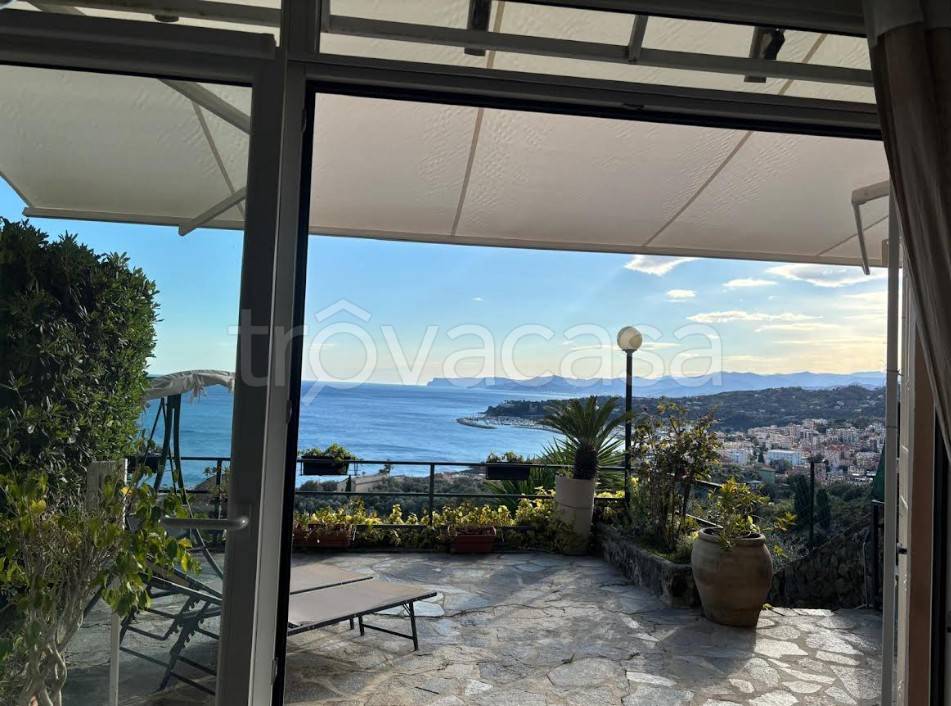 appartamento in vendita a Varazze