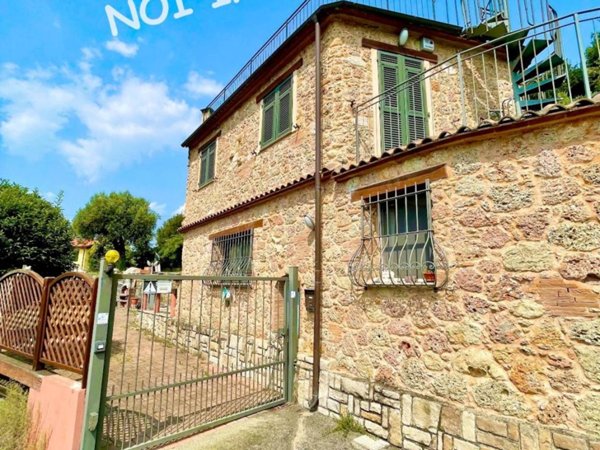 casa indipendente in vendita a Varazze in zona Pero