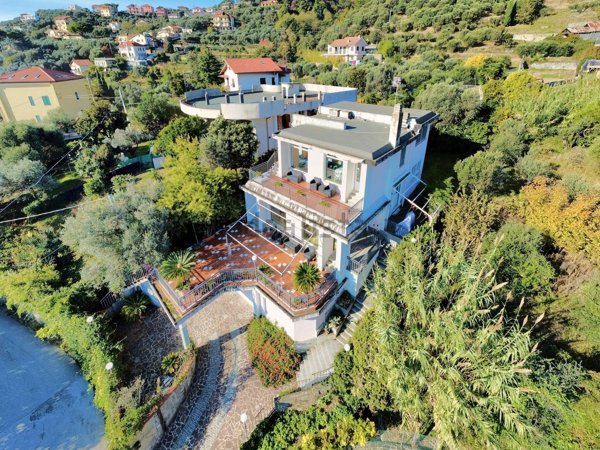 casa indipendente in vendita a Varazze
