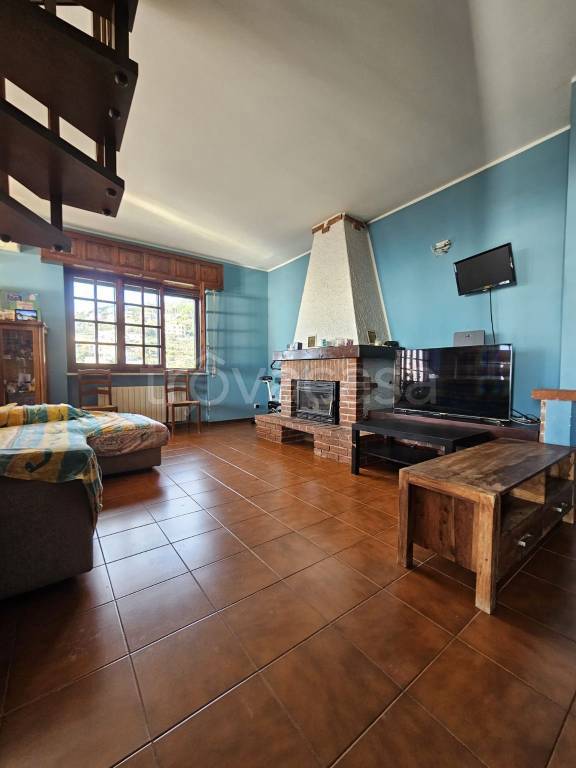 casa indipendente in vendita a Varazze in zona Castagnabuona