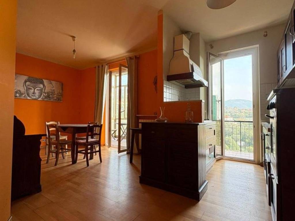 appartamento in vendita a Varazze in zona Castagnabuona