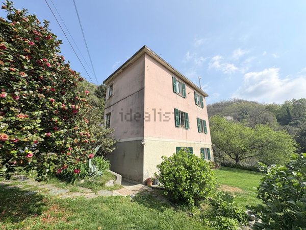 appartamento in vendita a Varazze in zona Alpicella