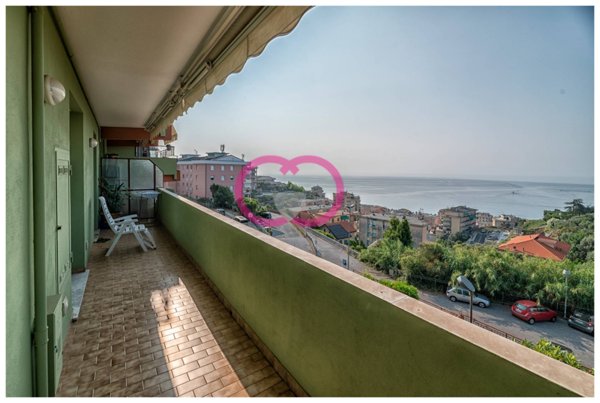 appartamento in vendita a Varazze in zona Cantalupo