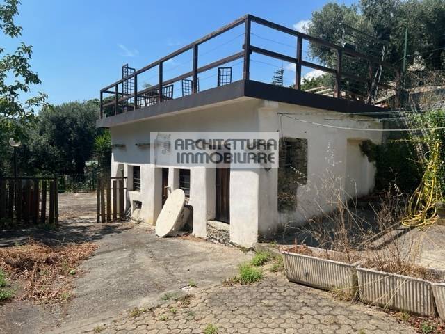 casa indipendente in vendita a Varazze in zona Pero