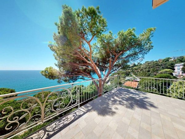 appartamento in vendita a Varazze