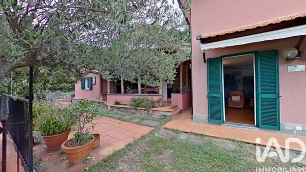 casa indipendente in vendita a Varazze in zona Casanova