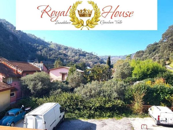 appartamento in vendita a Varazze in zona Pero