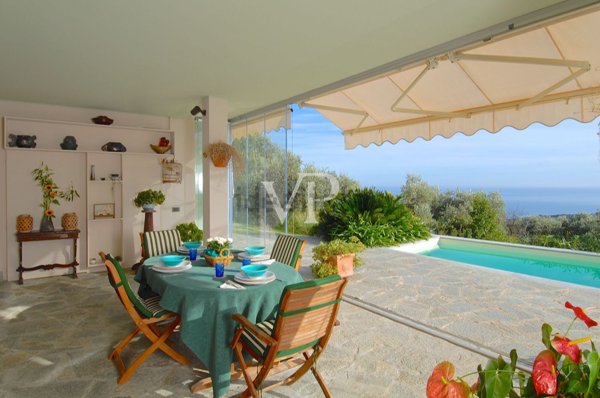 casa indipendente in vendita a Varazze in zona Castagnabuona