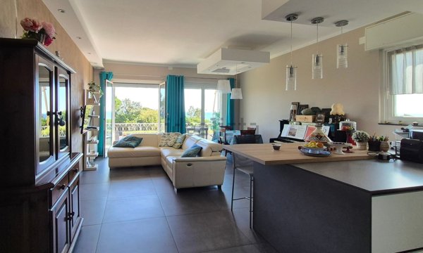 casa indipendente in vendita a Varazze