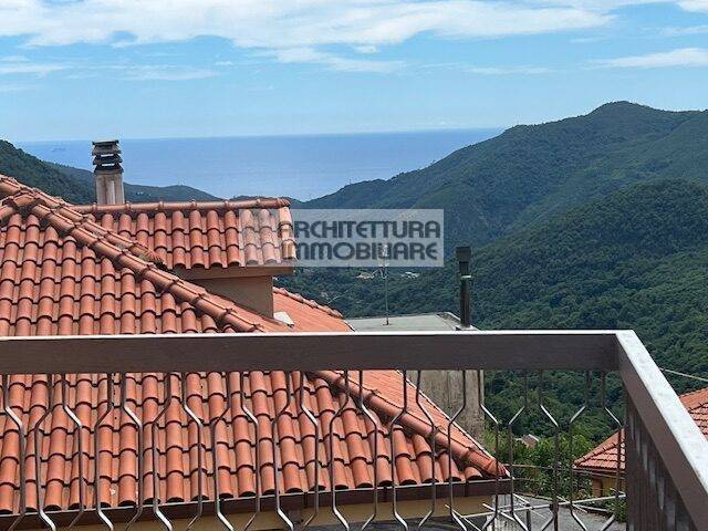 casa indipendente in vendita a Varazze in zona Alpicella