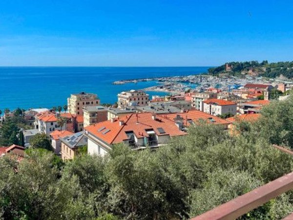 appartamento in vendita a Varazze in zona Cantalupo