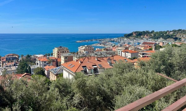 appartamento in vendita a Varazze in zona Cantalupo
