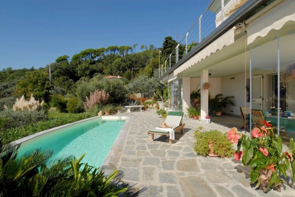 casa indipendente in vendita a Varazze in zona Castagnabuona